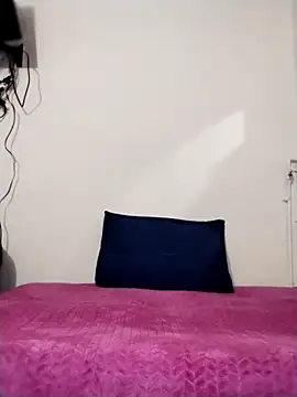 Snapshot of NiinaHans chatting on 12-05-25, 10:46 NiinaHans online show from 12-05-25, 10:46