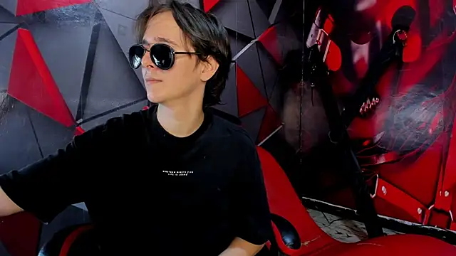 Snapshot of Aaron_LatinMen2 chatting on 12-02-25, 08:04 Aaron LatinMen2 online show from 12-02-25, 08:04