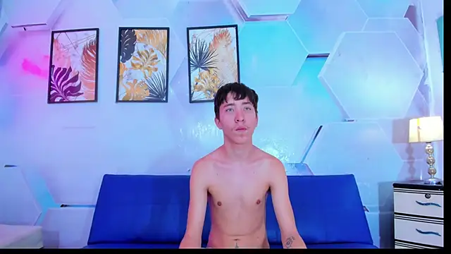 Snapshot of Lester_james2 chatting on 11-25-25, 01:22 Lester james2 online show from 11-25-25, 01:22