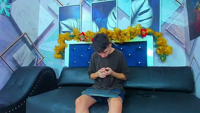 Snapshot of Lester_james2 chatting on 12-02-25, 02:12 Lester james2 online show from 12-02-25, 02:12