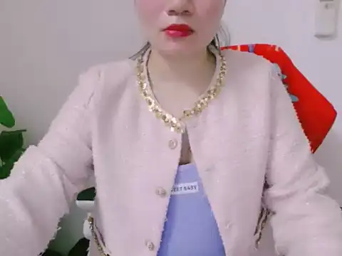 Snapshot of Lisa537- chatting on 12-05-25, 01:14 Lisa537- online show from 12-05-25, 01:14