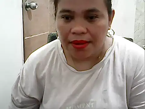 Snapshot of cutechubby chatting on 05-05-26, 10:18 cutechubby online show from 05-05-26, 10:18