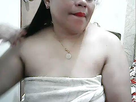 Snapshot of cutechubby chatting on 05-09-26, 11:37 cutechubby online show from 05-09-26, 11:37
