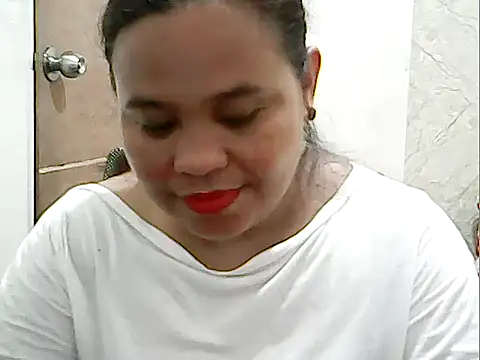 Snapshot of cutechubby chatting on 05-17-26, 10:44 cutechubby online show from 05-17-26, 10:44