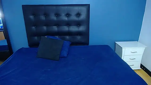 Snapshot of naughty_bigass_18 chatting on 12-02-25, 03:34 naughty bigass 18 online show from 12-02-25, 03:34