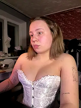 Snapshot of Annahylio chatting on 11-26-25, 08:10 Annahylio online show from 11-26-25, 08:10