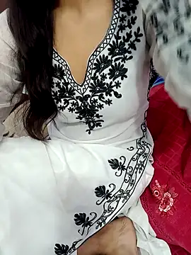 Snapshot of Triptii_0 chatting on 12-05-25, 06:15 Triptii 0 online show from 12-05-25, 06:15