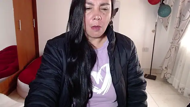 Snapshot of vivian-milf chatting on 11-26-25, 01:23 vivian-milf online show from 11-26-25, 01:23