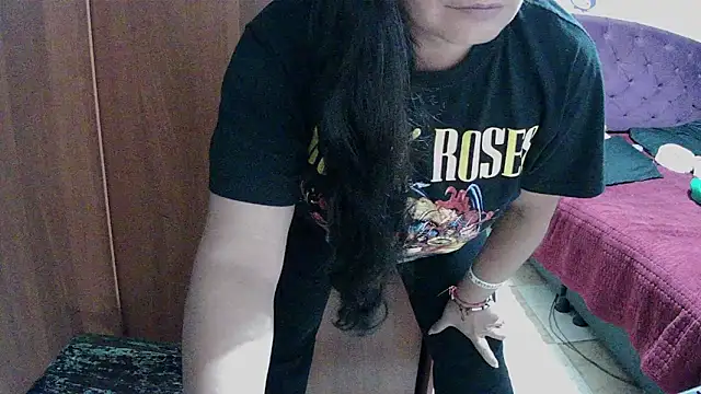 Snapshot of vivian-milf chatting on 05-14-26, 02:18 vivian-milf online show from 05-14-26, 02:18