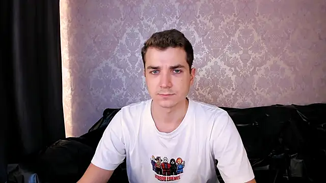 Snapshot of ThomasSmity chatting on 12-04-25, 07:22 ThomasSmity online show from 12-04-25, 07:22