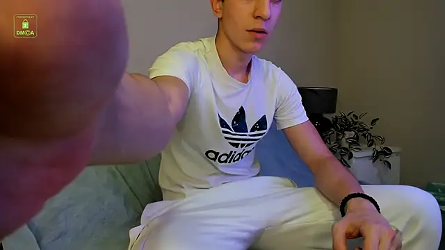 Johny Travolta online show from 12-02-25, 01:28