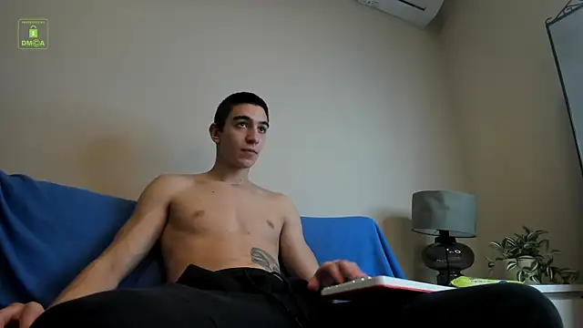 Johny Travolta online show from 12-19-25, 06:20