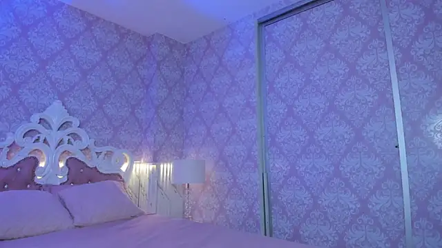 sarah sluty online show from 04-21-26, 02:26