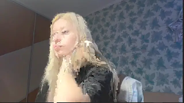 Barbie Blondie online show from 12-21-25, 12:18