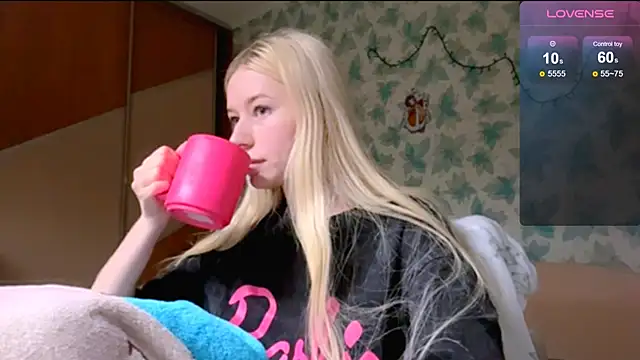Barbie Blondie online show from 04-13-26, 05:07