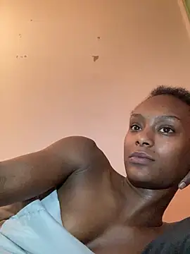 Snapshot of ___Hannah___ chatting on 12-15-25, 01:04 Hannah online show from 12-15-25, 01:04