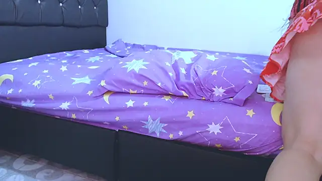 Snapshot of NoaLeon21 chatting on 12-17-25, 08:37 NoaLeon21 online show from 12-17-25, 08:37