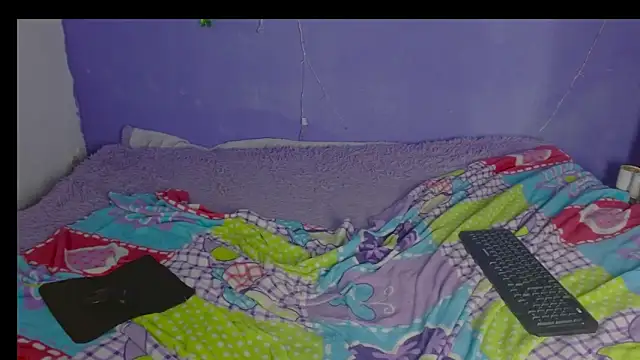 Snapshot of Carito096 chatting on 12-15-25, 04:55 Carito096 online show from 12-15-25, 04:55