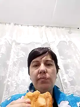 LusiaD online show from 12-22-25, 12:07