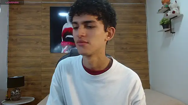 Snapshot of Michaelkoiv chatting on 11-26-25, 12:50 Michaelkoiv online show from 11-26-25, 12:50