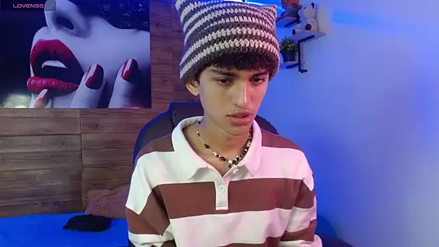 Snapshot of Michaelkoiv chatting on 11-28-25, 12:19 Michaelkoiv online show from 11-28-25, 12:19