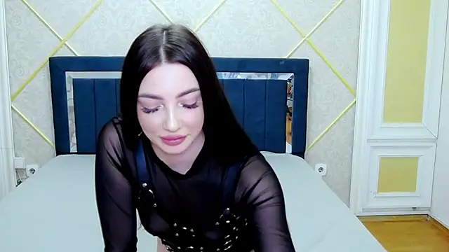 Snapshot of SaraElisse chatting on 11-26-25, 08:21 SaraElisse online show from 11-26-25, 08:21