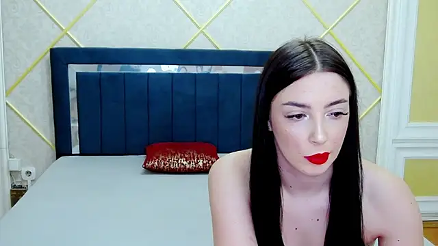 Snapshot of SaraElisse chatting on 12-02-25, 10:27 SaraElisse online show from 12-02-25, 10:27