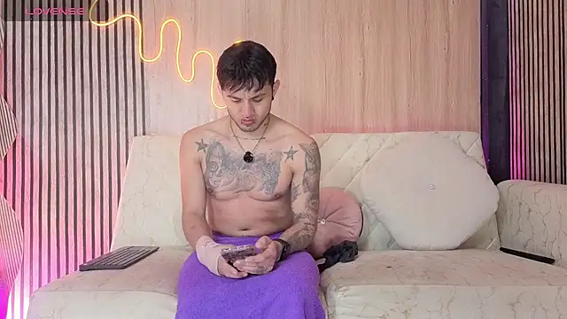 Snapshot of kingbrakly chatting on 12-02-25, 03:23 kingbrakly online show from 12-02-25, 03:23