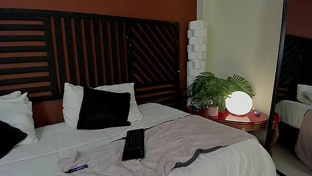 luna cute   online show from 04-25-26, 09:01