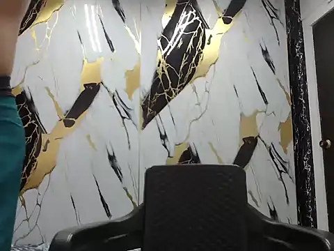 Snapshot of simonm667 chatting on 06-14-26, 08:44 simonm667 online show from 06-14-26, 08:44