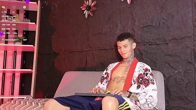 Paulo 527 online show from 12-22-25, 08:50