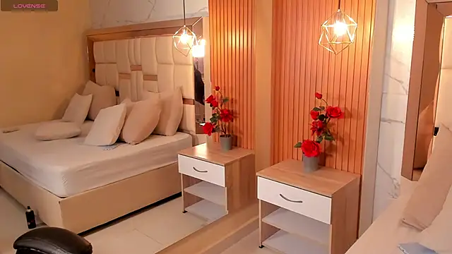 samantha quinnn online show from 12-22-25, 08:44