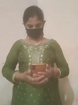 Snapshot of Pooja_bhabhi00 chatting on 12-04-25, 09:18 Pooja bhabhi00 online show from 12-04-25, 09:18