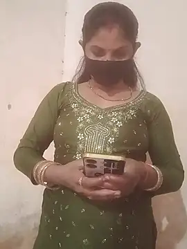 Snapshot of Pooja_bhabhi00 chatting on 12-05-25, 06:33 Pooja bhabhi00 online show from 12-05-25, 06:33