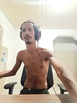 Snapshot of theyllorwillian chatting on 11-26-25, 03:29 theyllorwillian online show from 11-26-25, 03:29