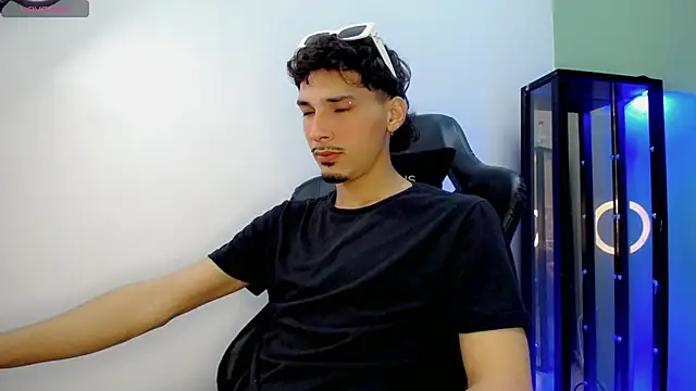 Snapshot of Yankeee_ chatting on 12-02-25, 03:56 Yankeee online show from 12-02-25, 03:56