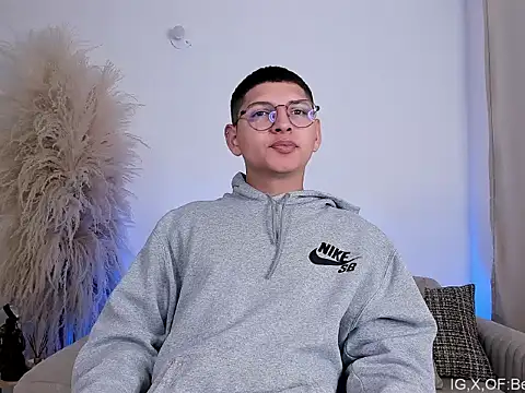 Juan belmont online show from 04-06-26, 01:03