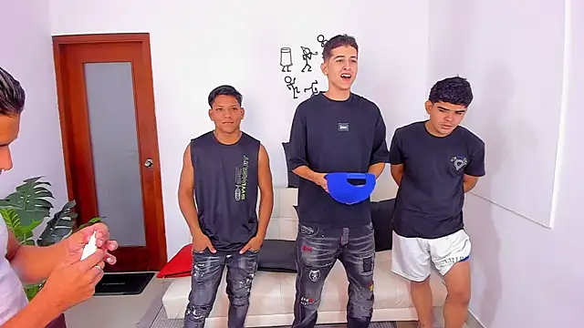 Snapshot of Crazy_porkys chatting on 11-29-25, 07:28 Crazy porkys online show from 11-29-25, 07:28