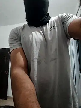 Snapshot of Amit22122 chatting on 11-29-25, 01:30 Amit22122 online show from 11-29-25, 01:30