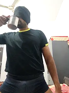 Snapshot of Amit22122 chatting on 12-05-25, 04:10 Amit22122 online show from 12-05-25, 04:10