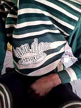 Snapshot of male_hub chatting on 12-02-25, 06:52 male hub online show from 12-02-25, 06:52