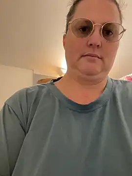 bea french curvy online show from 02-01-26, 08:40