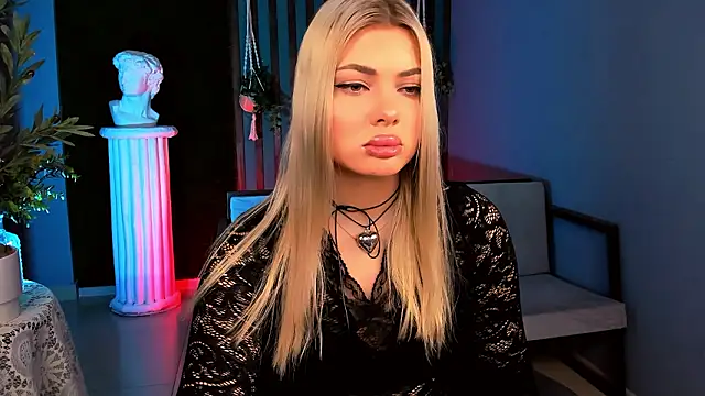 HyileyClark online show from 02-10-26, 09:13