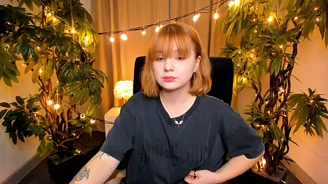 Snapshot of AsiaBritney chatting on 11-26-25, 01:12 AsiaBritney online show from 11-26-25, 01:12