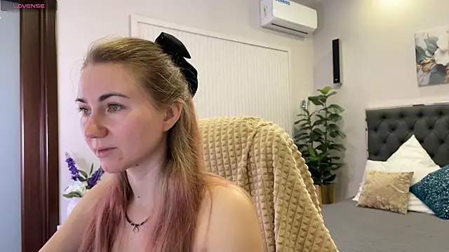 Snapshot of SofiAngela chatting on 12-05-25, 01:14 SofiAngela online show from 12-05-25, 01:14