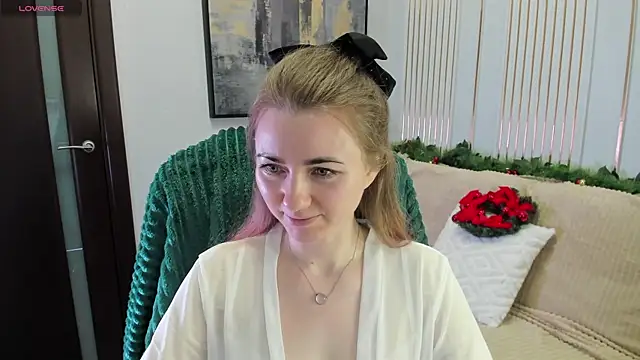 SofiAngela online show from 12-21-25, 12:40