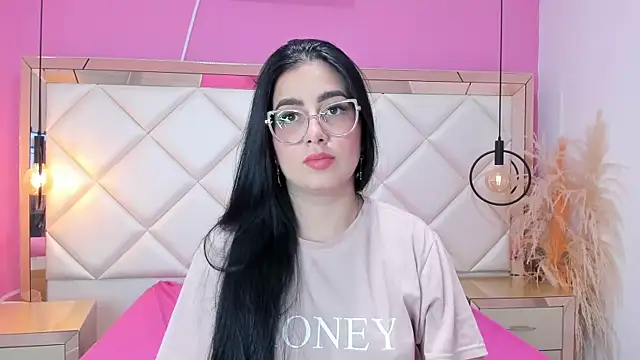 Snapshot of GabyJhons chatting on 12-15-25, 02:54 GabyJhons online show from 12-15-25, 02:54