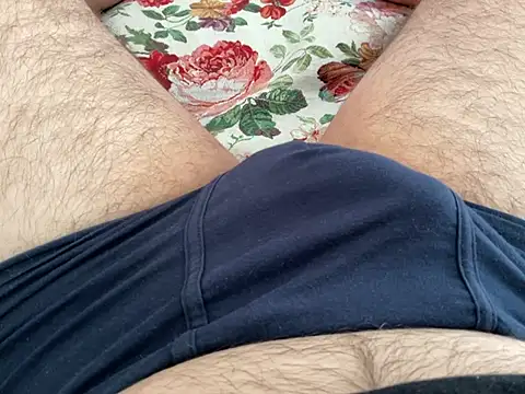 erdestruttor18 online show from 04-28-26, 06:29