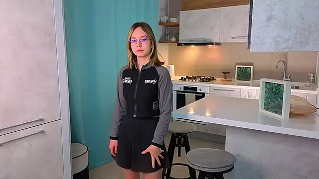 Snapshot of SharriDobes chatting on 12-03-25, 03:54 SharriDobes online show from 12-03-25, 03:54