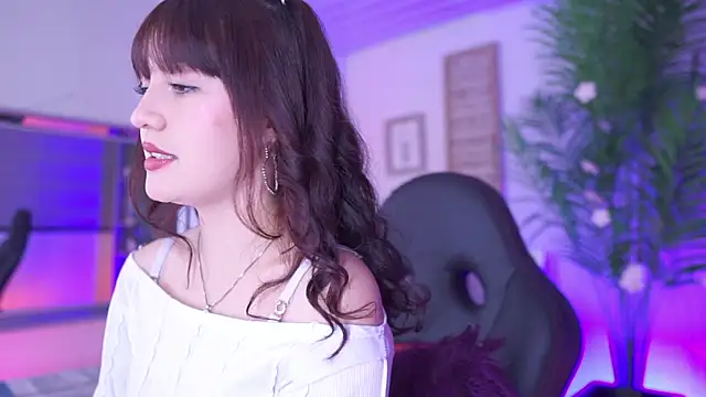 Snapshot of dakotaa_01 chatting on 12-01-25, 03:06 dakotaa 01 online show from 12-01-25, 03:06